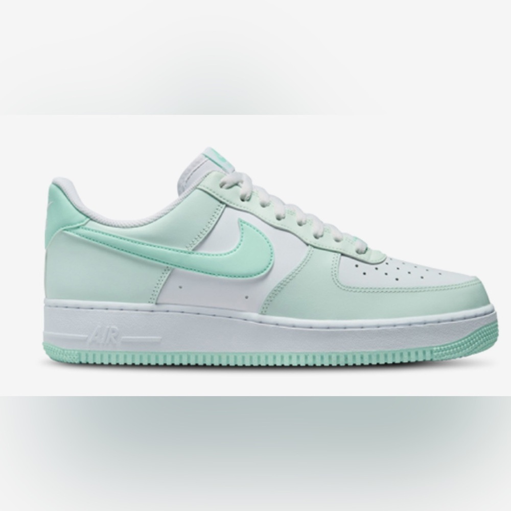 NWOB Nike Air Force 1 07 Men's - Picture 4 of 7